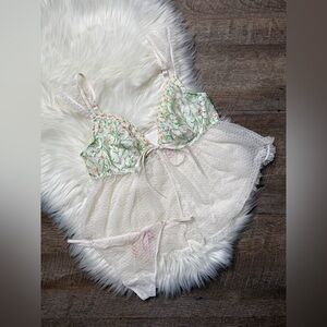 Victoria's Secret White Floral Daisy Chain Embroidery Babydoll Set